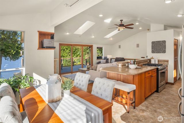 3824 S 348th Street, Auburn, WA 98001