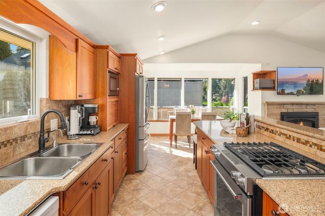 3824 S 348th Street, Auburn, WA 98001