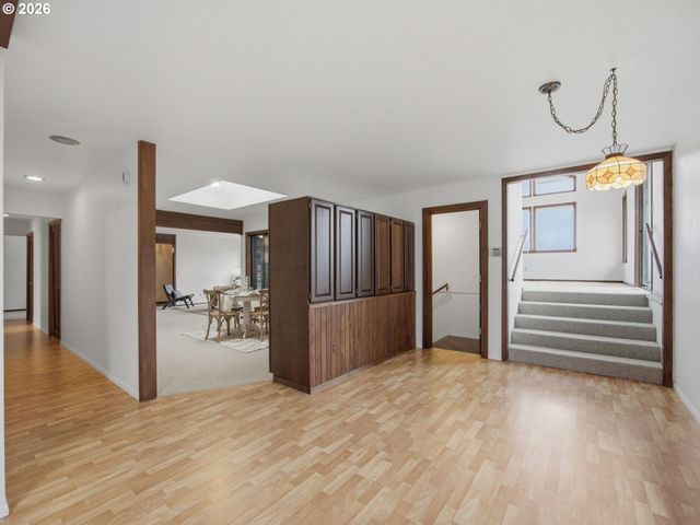 325 Alpine St, Seaside, OR 97138