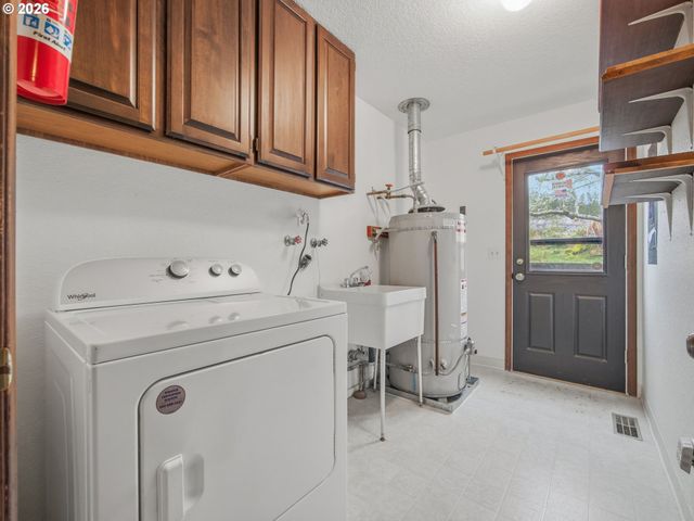 325 Alpine St, Seaside, OR 97138