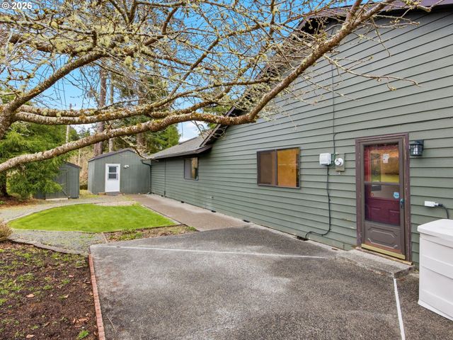 325 Alpine St, Seaside, OR 97138