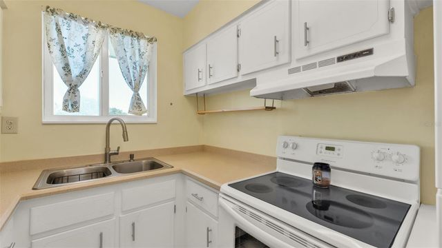 1600 W LAKE PARKER DRIVE C8, Lakeland, FL 33805