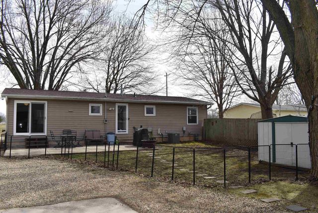 909 S 6th Street, Osage, IA 50461