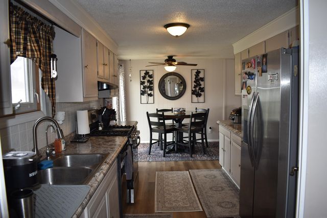 909 S 6th Street, Osage, IA 50461