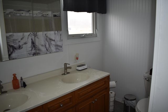 909 S 6th Street, Osage, IA 50461