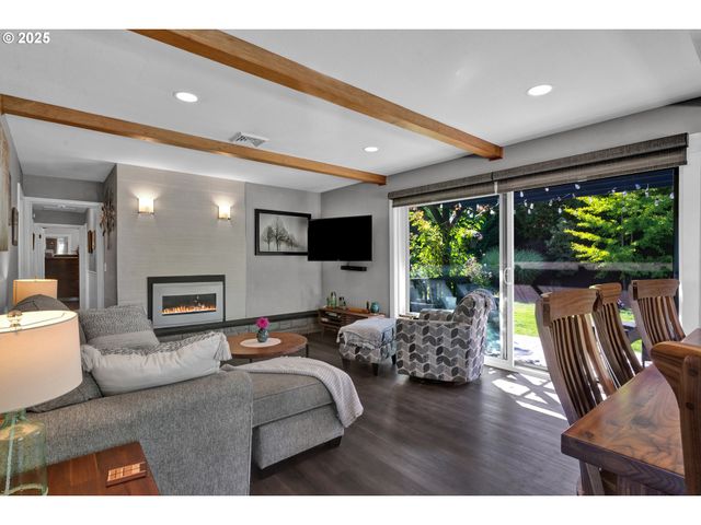 1648 LAUREL Way, Albany, OR 97321