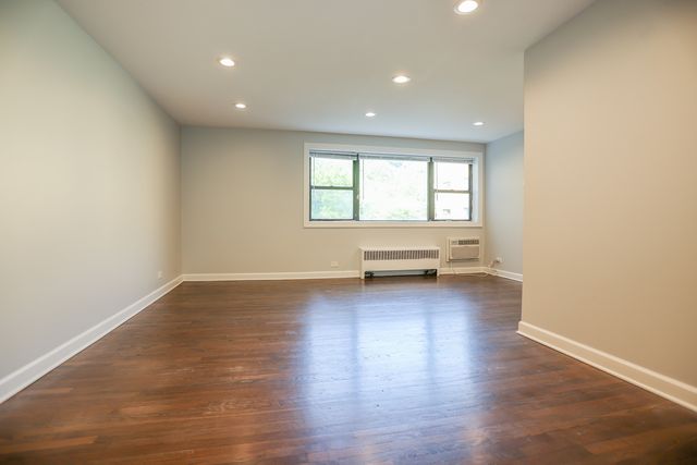 6803 N Ridge Boulevard 106, Chicago, IL 60645