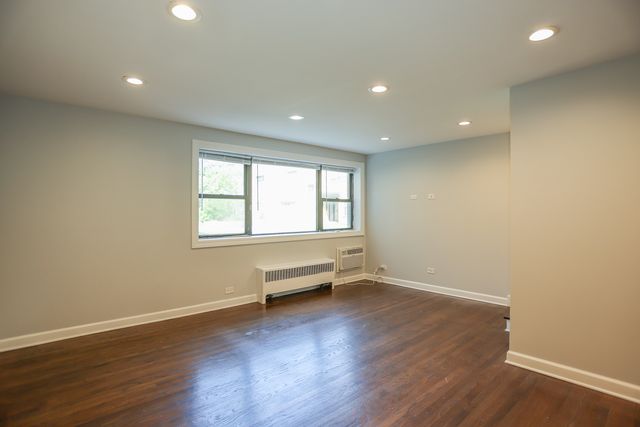 6803 N Ridge Boulevard 106, Chicago, IL 60645