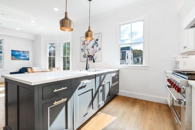 560 E 5th St 2, Boston, MA 02127