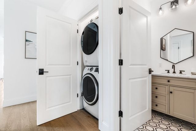 560 E 5th St 2, Boston, MA 02127