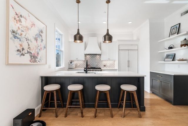 560 E 5th St 2, Boston, MA 02127