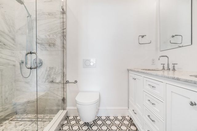 560 E 5th St 2, Boston, MA 02127