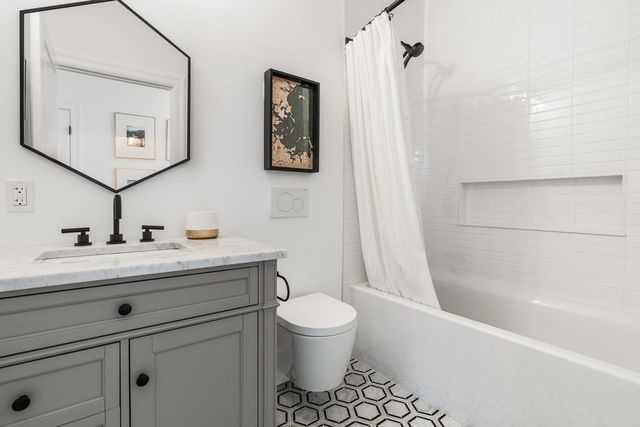 560 E 5th St 2, Boston, MA 02127