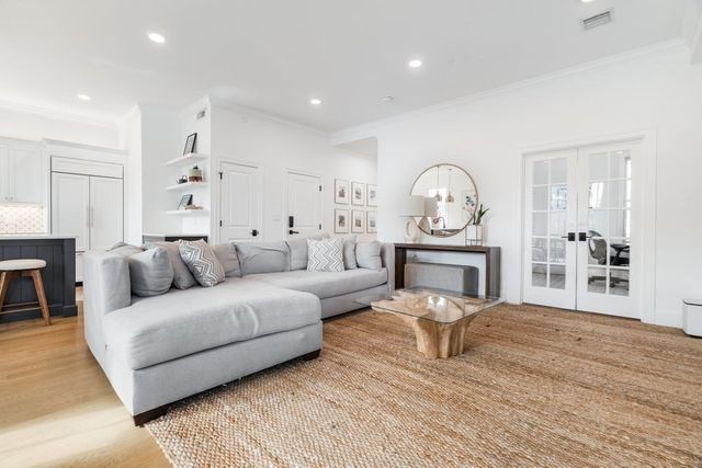 560 E 5th St 2, Boston, MA 02127