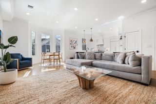 560 E 5th St 2, Boston, MA 02127