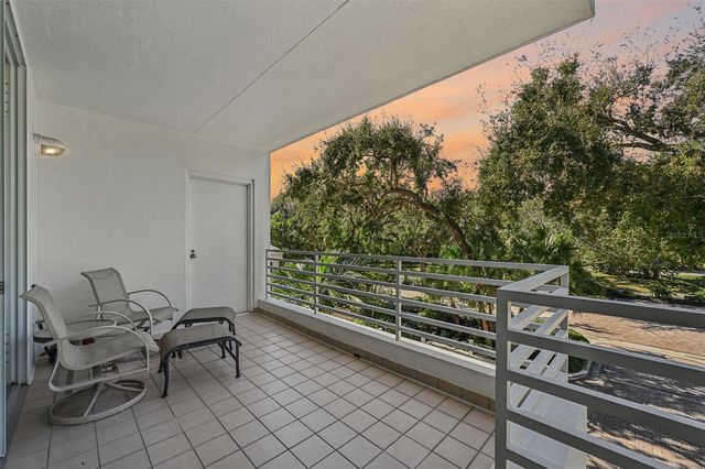2410 HARBOURSIDE DRIVE 111, Longboat Key, FL 34228