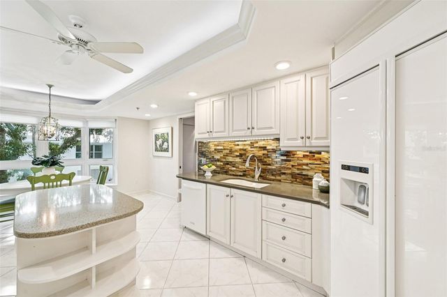 2410 HARBOURSIDE DRIVE 111, Longboat Key, FL 34228