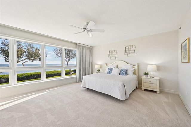2410 HARBOURSIDE DRIVE 111, Longboat Key, FL 34228