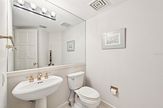 2410 HARBOURSIDE DRIVE 111, Longboat Key, FL 34228