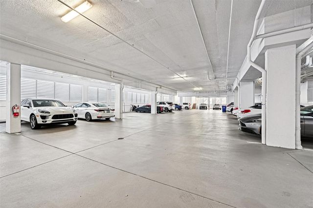 2410 HARBOURSIDE DRIVE 111, Longboat Key, FL 34228