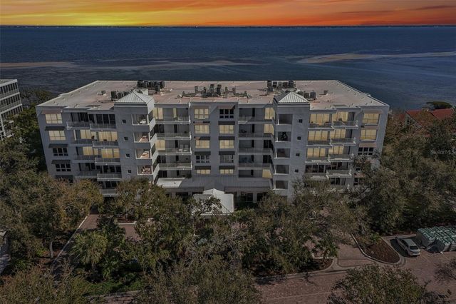 2410 HARBOURSIDE DRIVE 111, Longboat Key, FL 34228