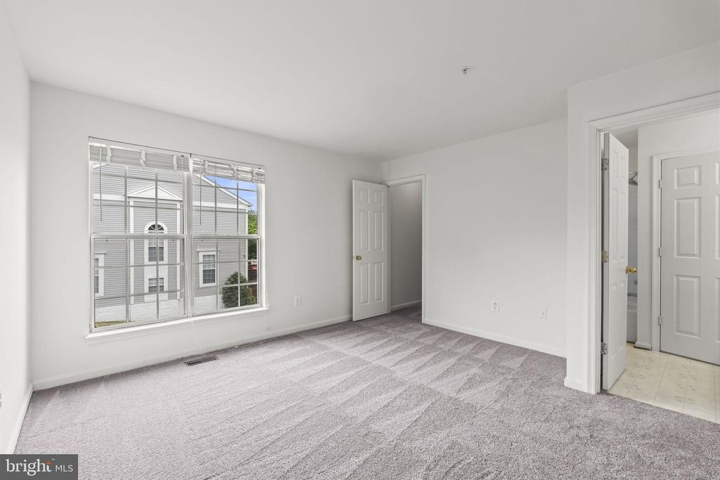 Image 15 of property listing at 233 KIRBYS LANDING CT, Odenton, MD 21113