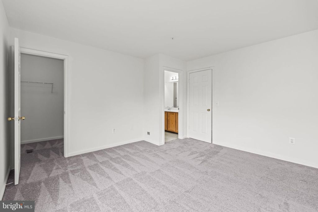 Image 16 of property listing at 233 KIRBYS LANDING CT, Odenton, MD 21113