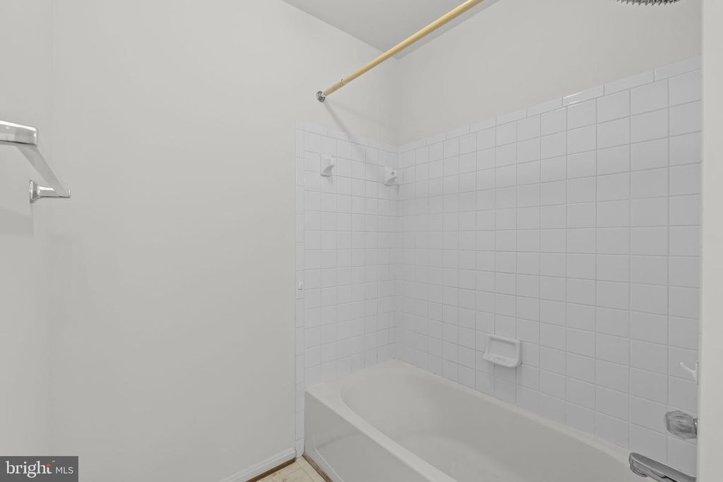 Image 20 of property listing at 233 KIRBYS LANDING CT, Odenton, MD 21113