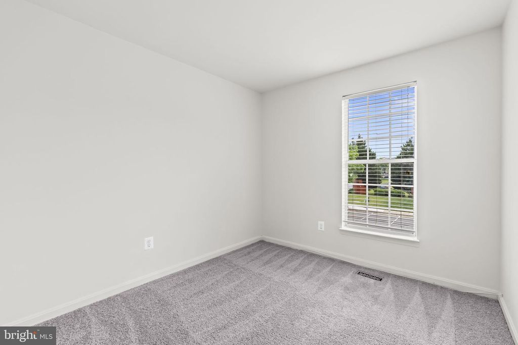 Image 23 of property listing at 233 KIRBYS LANDING CT, Odenton, MD 21113