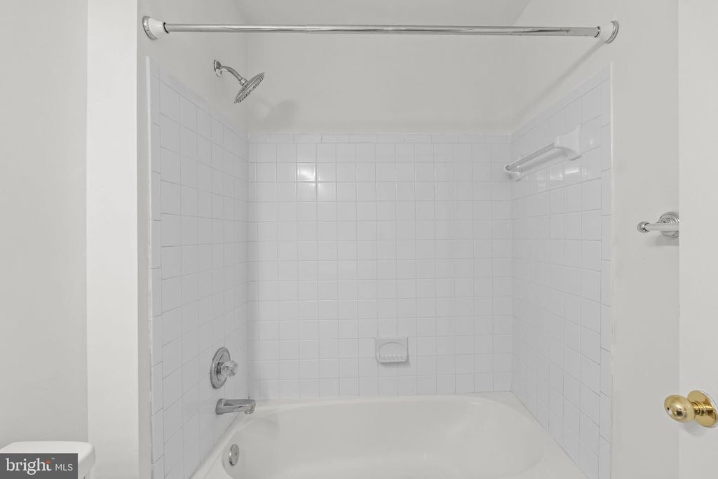 Image 26 of property listing at 233 KIRBYS LANDING CT, Odenton, MD 21113