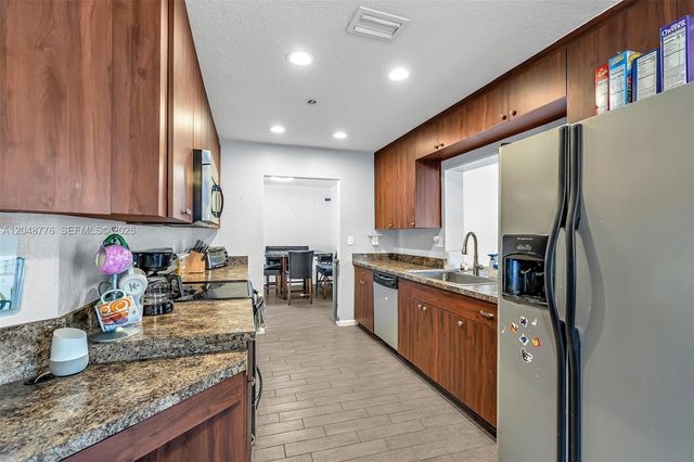 5045 SW 10th Street, Margate, FL 33068