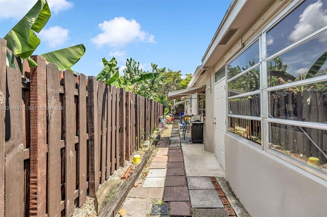 5045 SW 10th Street, Margate, FL 33068