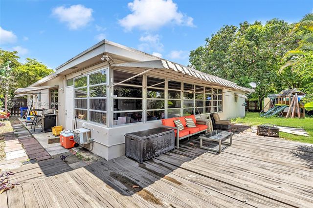 5045 SW 10th Street, Margate, FL 33068