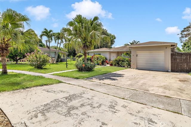 5045 SW 10th Street, Margate, FL 33068
