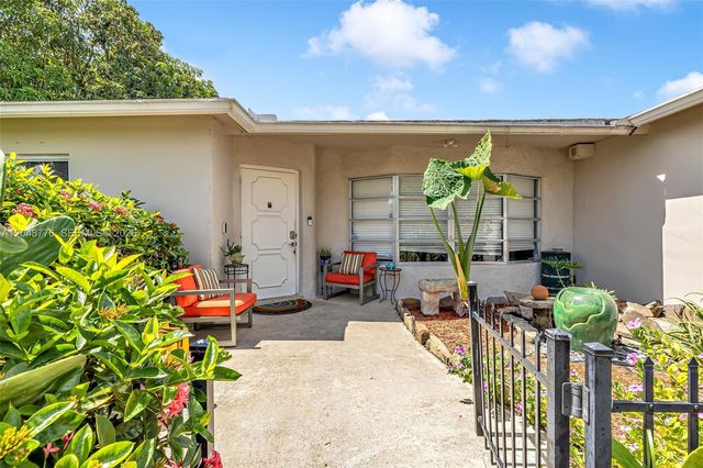 5045 SW 10th Street, Margate, FL 33068