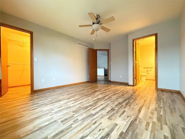 727 SE Ponds Edge Circle, Ankeny, IA 50021