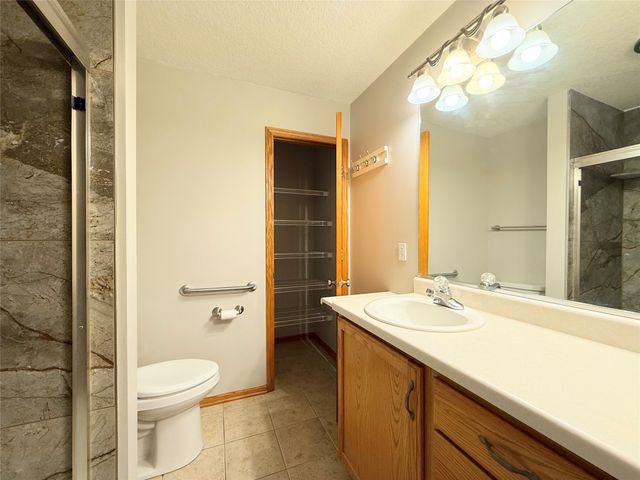 727 SE Ponds Edge Circle, Ankeny, IA 50021