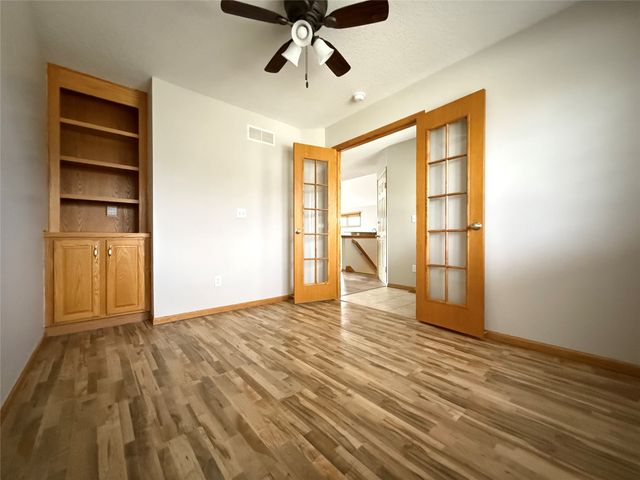 727 SE Ponds Edge Circle, Ankeny, IA 50021