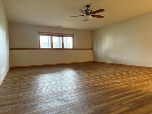 727 SE Ponds Edge Circle, Ankeny, IA 50021