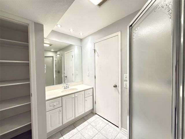 727 SE Ponds Edge Circle, Ankeny, IA 50021