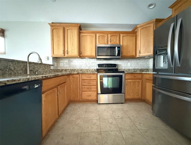 727 SE Ponds Edge Circle, Ankeny, IA 50021