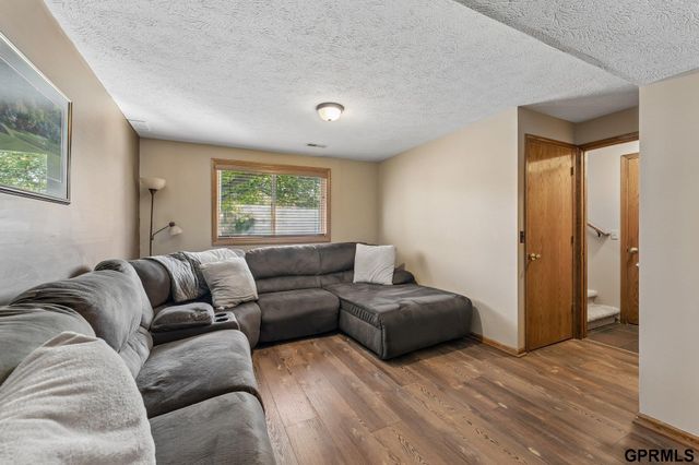 15231 Ontario Street, Omaha, NE 68144