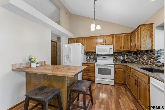 15231 Ontario Street, Omaha, NE 68144