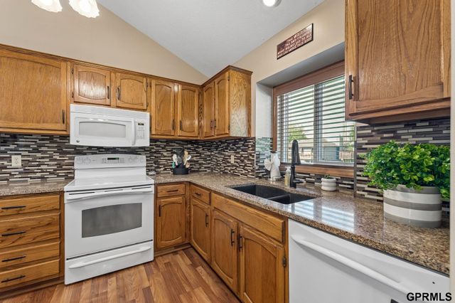 15231 Ontario Street, Omaha, NE 68144