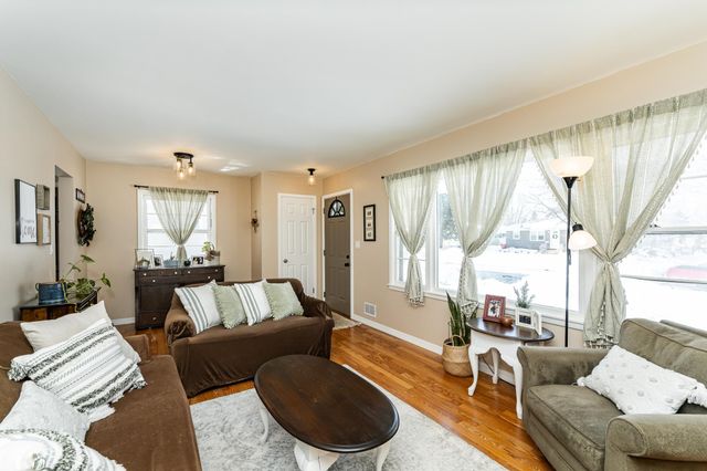 2304 15th Avenue NW, Rochester, MN 55901