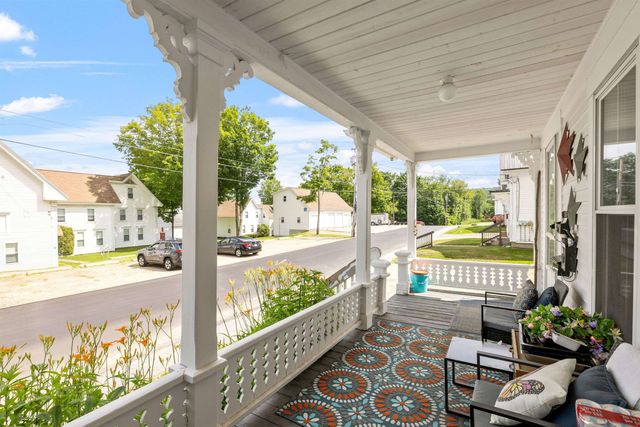 6 Winter Street, Plymouth, NH 03264
