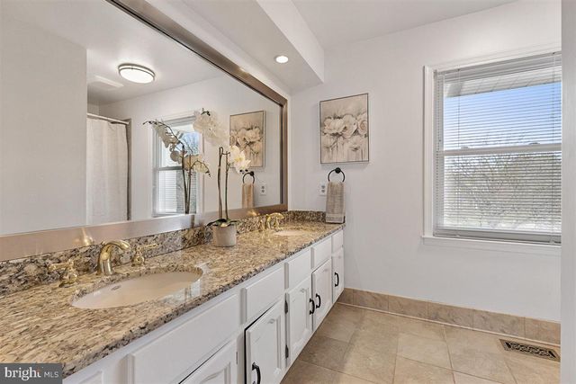 32 HIGHMONT DR, Princeton Junction, NJ 08550