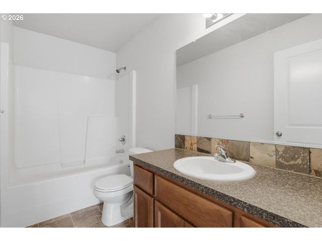 8011 Ne 142ND Ave, Vancouver, WA 98682