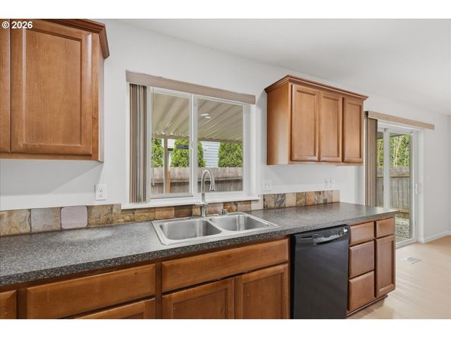 8011 Ne 142ND Ave, Vancouver, WA 98682