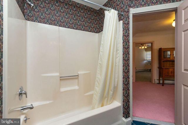 48 E STEWART AVE, Lansdowne, PA 19050
